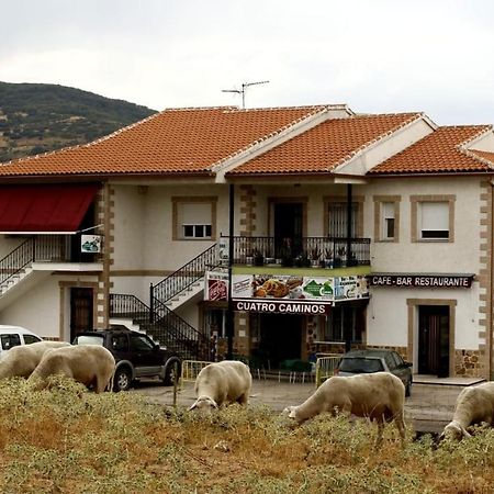 Alojamiento Cr Cuatro Caminos San Pablo de los Montes Екстер'єр фото